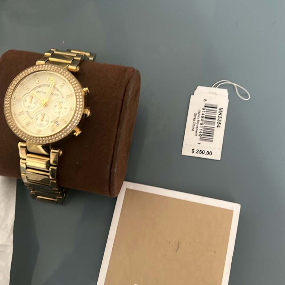Michael kors gold womens watch - Picture 6 of 6